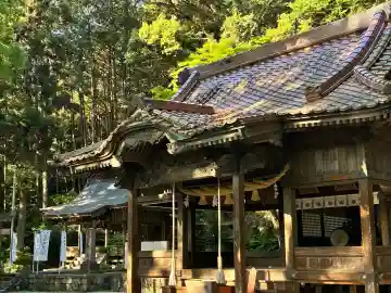射手引神社の{uncategorized: "未分類", other: "その他", undefined: "問題あり", building: "その他建物", grave: "お墓", sacred_gate: "鳥居", guardian: "狛犬", statue: "像", buddha: "仏像", history: "歴史", nature: "自然", garden: "庭園", animal: "動物", pagoda: "塔", temizu: "手水舎", mountain_gate: "山門・神門", sanctuary: "本殿・本堂", subordinate: "末社・摂社", art: "芸術", scenery: "景色", jizo: "地蔵", ema: "絵馬", goshuin: "御朱印", omikuji: "おみくじ", items: "授与品その他", amulet: "お守り", goshuincho: "御朱印帳", eats: "食事", festival: "お祭り", votive_dance: "神楽", shichigosan: "七五三参", wedding: "結婚式", experience: "体験その他", initially: "初詣", around: "周辺", anti_infection: "感染症対策"}