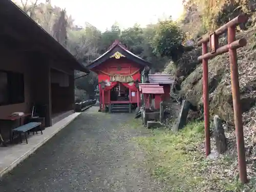 高千穂稲荷大神の本殿・本堂