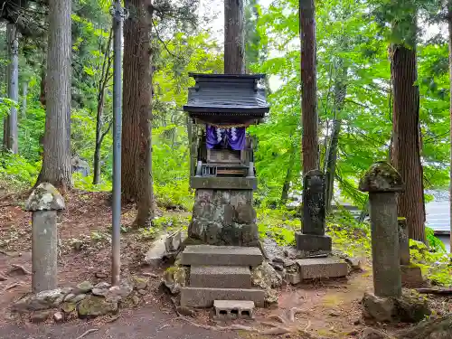 中社五斎神社の末社