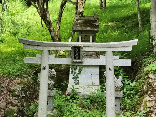 小新屋観音の末社