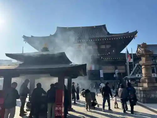 川崎大師（平間寺）の{uncategorized: "未分類", other: "その他", undefined: "問題あり", building: "その他建物", grave: "お墓", sacred_gate: "鳥居", guardian: "狛犬", statue: "像", buddha: "仏像", history: "歴史", nature: "自然", garden: "庭園", animal: "動物", pagoda: "塔", temizu: "手水舎", mountain_gate: "山門・神門", sanctuary: "本殿・本堂", subordinate: "末社・摂社", art: "芸術", scenery: "景色", jizo: "地蔵", ema: "絵馬", goshuin: "御朱印", omikuji: "おみくじ", items: "授与品その他", amulet: "お守り", goshuincho: "御朱印帳", eats: "食事", festival: "お祭り", votive_dance: "神楽", shichigosan: "七五三参", wedding: "結婚式", experience: "体験その他", initially: "初詣", around: "周辺", anti_infection: "感染症対策"}