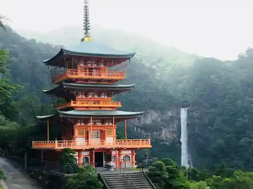 青岸渡寺の建物その他