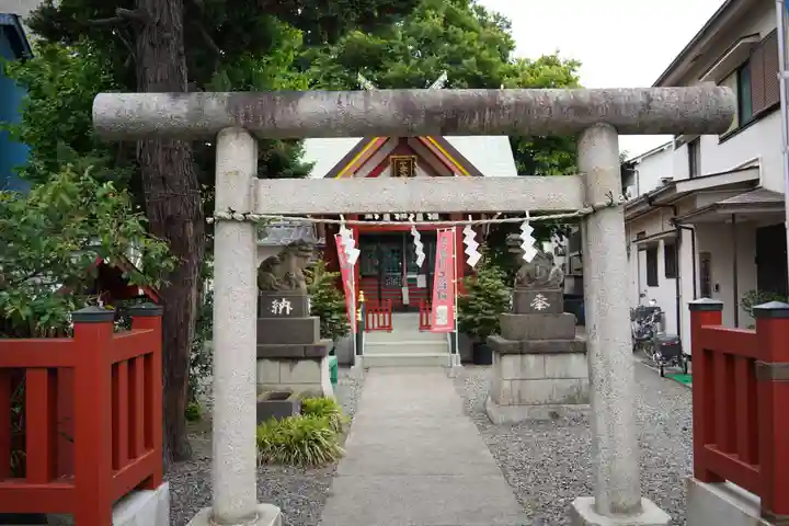 新田神社の鳥居