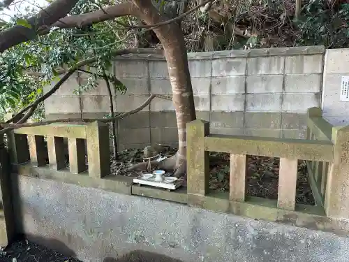 三社神社の{uncategorized: "未分類", other: "その他", undefined: "問題あり", building: "その他建物", grave: "お墓", sacred_gate: "鳥居", guardian: "狛犬", statue: "像", buddha: "仏像", history: "歴史", nature: "自然", garden: "庭園", animal: "動物", pagoda: "塔", temizu: "手水舎", mountain_gate: "山門・神門", sanctuary: "本殿・本堂", subordinate: "末社・摂社", art: "芸術", scenery: "景色", jizo: "地蔵", ema: "絵馬", goshuin: "御朱印", omikuji: "おみくじ", items: "授与品その他", amulet: "お守り", goshuincho: "御朱印帳", eats: "食事", festival: "お祭り", votive_dance: "神楽", shichigosan: "七五三参", wedding: "結婚式", experience: "体験その他", initially: "初詣", around: "周辺", anti_infection: "感染症対策"}