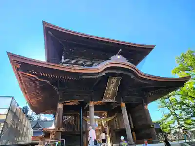 阿蘇神社の山門・神門