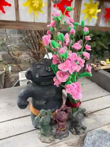 多賀神社の{uncategorized: "未分類", other: "その他", undefined: "問題あり", building: "その他建物", grave: "お墓", sacred_gate: "鳥居", guardian: "狛犬", statue: "像", buddha: "仏像", history: "歴史", nature: "自然", garden: "庭園", animal: "動物", pagoda: "塔", temizu: "手水舎", mountain_gate: "山門・神門", sanctuary: "本殿・本堂", subordinate: "末社・摂社", art: "芸術", scenery: "景色", jizo: "地蔵", ema: "絵馬", goshuin: "御朱印", omikuji: "おみくじ", items: "授与品その他", amulet: "お守り", goshuincho: "御朱印帳", eats: "食事", festival: "お祭り", votive_dance: "神楽", shichigosan: "七五三参", wedding: "結婚式", experience: "体験その他", initially: "初詣", around: "周辺", anti_infection: "感染症対策"}