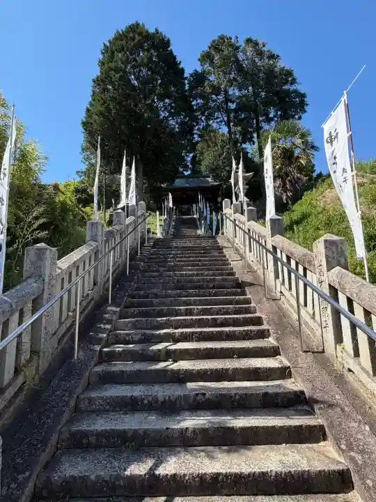 倉神社の{uncategorized: "未分類", other: "その他", undefined: "問題あり", building: "その他建物", grave: "お墓", sacred_gate: "鳥居", guardian: "狛犬", statue: "像", buddha: "仏像", history: "歴史", nature: "自然", garden: "庭園", animal: "動物", pagoda: "塔", temizu: "手水舎", mountain_gate: "山門・神門", sanctuary: "本殿・本堂", subordinate: "末社・摂社", art: "芸術", scenery: "景色", jizo: "地蔵", ema: "絵馬", goshuin: "御朱印", omikuji: "おみくじ", items: "授与品その他", amulet: "お守り", goshuincho: "御朱印帳", eats: "食事", festival: "お祭り", votive_dance: "神楽", shichigosan: "七五三参", wedding: "結婚式", experience: "体験その他", initially: "初詣", around: "周辺", anti_infection: "感染症対策"}