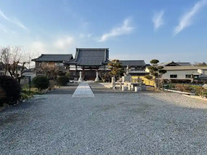 光照寺の{uncategorized: "未分類", other: "その他", undefined: "問題あり", building: "その他建物", grave: "お墓", sacred_gate: "鳥居", guardian: "狛犬", statue: "像", buddha: "仏像", history: "歴史", nature: "自然", garden: "庭園", animal: "動物", pagoda: "塔", temizu: "手水舎", mountain_gate: "山門・神門", sanctuary: "本殿・本堂", subordinate: "末社・摂社", art: "芸術", scenery: "景色", jizo: "地蔵", ema: "絵馬", goshuin: "御朱印", omikuji: "おみくじ", items: "授与品その他", amulet: "お守り", goshuincho: "御朱印帳", eats: "食事", festival: "お祭り", votive_dance: "神楽", shichigosan: "七五三参", wedding: "結婚式", experience: "体験その他", initially: "初詣", around: "周辺", anti_infection: "感染症対策"}
