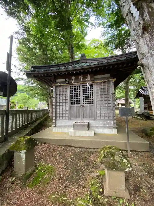 淺間神社(忍野八海)の末社・摂社