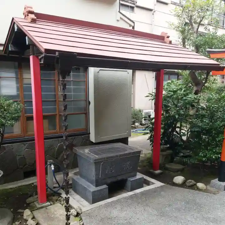稲荷神社の手水舎