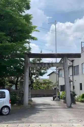 神明社の鳥居