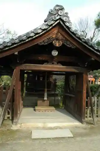 神泉苑の建物その他