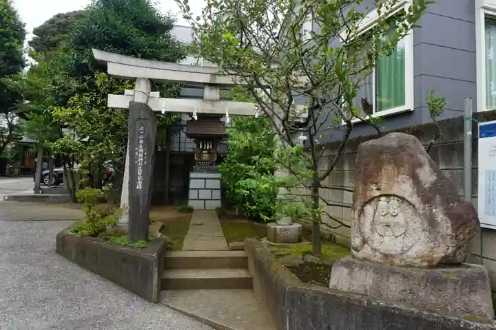 天沼熊野神社の鳥居