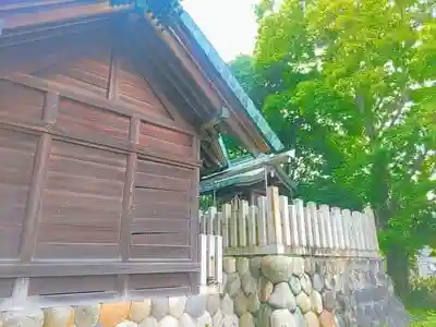 神明社の本殿