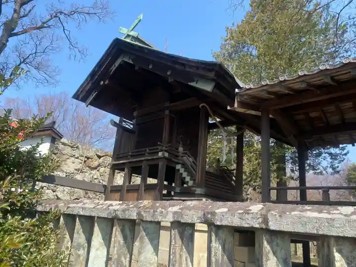眞田神社の{uncategorized: "未分類", other: "その他", undefined: "問題あり", building: "その他建物", grave: "お墓", sacred_gate: "鳥居", guardian: "狛犬", statue: "像", buddha: "仏像", history: "歴史", nature: "自然", garden: "庭園", animal: "動物", pagoda: "塔", temizu: "手水舎", mountain_gate: "山門・神門", sanctuary: "本殿・本堂", subordinate: "末社・摂社", art: "芸術", scenery: "景色", jizo: "地蔵", ema: "絵馬", goshuin: "御朱印", omikuji: "おみくじ", items: "授与品その他", amulet: "お守り", goshuincho: "御朱印帳", eats: "食事", festival: "お祭り", votive_dance: "神楽", shichigosan: "七五三参", wedding: "結婚式", experience: "体験その他", initially: "初詣", around: "周辺", anti_infection: "感染症対策"}