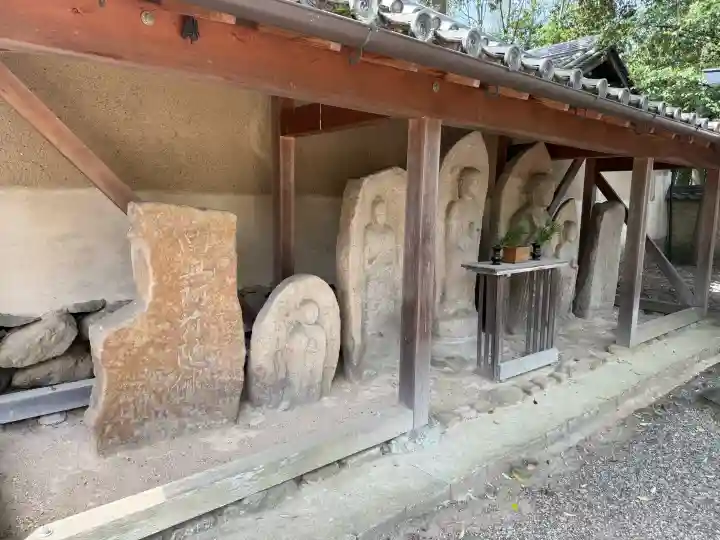 新薬師寺の{uncategorized: "未分類", other: "その他", undefined: "問題あり", building: "その他建物", grave: "お墓", sacred_gate: "鳥居", guardian: "狛犬", statue: "像", buddha: "仏像", history: "歴史", nature: "自然", garden: "庭園", animal: "動物", pagoda: "塔", temizu: "手水舎", mountain_gate: "山門・神門", sanctuary: "本殿・本堂", subordinate: "末社・摂社", art: "芸術", scenery: "景色", jizo: "地蔵", ema: "絵馬", goshuin: "御朱印", omikuji: "おみくじ", items: "授与品その他", amulet: "お守り", goshuincho: "御朱印帳", eats: "食事", festival: "お祭り", votive_dance: "神楽", shichigosan: "七五三参", wedding: "結婚式", experience: "体験その他", initially: "初詣", around: "周辺", anti_infection: "感染症対策"}