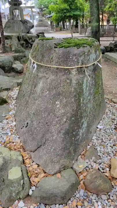 本土神社の{uncategorized: "未分類", other: "その他", undefined: "問題あり", building: "その他建物", grave: "お墓", sacred_gate: "鳥居", guardian: "狛犬", statue: "像", buddha: "仏像", history: "歴史", nature: "自然", garden: "庭園", animal: "動物", pagoda: "塔", temizu: "手水舎", mountain_gate: "山門・神門", sanctuary: "本殿・本堂", subordinate: "末社・摂社", art: "芸術", scenery: "景色", jizo: "地蔵", ema: "絵馬", goshuin: "御朱印", omikuji: "おみくじ", items: "授与品その他", amulet: "お守り", goshuincho: "御朱印帳", eats: "食事", festival: "お祭り", votive_dance: "神楽", shichigosan: "七五三参", wedding: "結婚式", experience: "体験その他", initially: "初詣", around: "周辺", anti_infection: "感染症対策"}