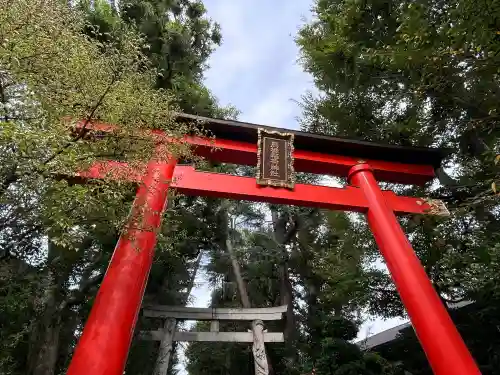 馬橋稲荷神社の{uncategorized: "未分類", other: "その他", undefined: "問題あり", building: "その他建物", grave: "お墓", sacred_gate: "鳥居", guardian: "狛犬", statue: "像", buddha: "仏像", history: "歴史", nature: "自然", garden: "庭園", animal: "動物", pagoda: "塔", temizu: "手水舎", mountain_gate: "山門・神門", sanctuary: "本殿・本堂", subordinate: "末社・摂社", art: "芸術", scenery: "景色", jizo: "地蔵", ema: "絵馬", goshuin: "御朱印", omikuji: "おみくじ", items: "授与品その他", amulet: "お守り", goshuincho: "御朱印帳", eats: "食事", festival: "お祭り", votive_dance: "神楽", shichigosan: "七五三参", wedding: "結婚式", experience: "体験その他", initially: "初詣", around: "周辺", anti_infection: "感染症対策"}