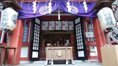 三崎稲荷神社の本殿・本堂
