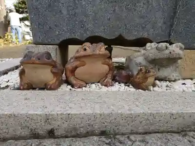 糸縄神社の{uncategorized: "未分類", other: "その他", undefined: "問題あり", building: "その他建物", grave: "お墓", sacred_gate: "鳥居", guardian: "狛犬", statue: "像", buddha: "仏像", history: "歴史", nature: "自然", garden: "庭園", animal: "動物", pagoda: "塔", temizu: "手水舎", mountain_gate: "山門・神門", sanctuary: "本殿・本堂", subordinate: "末社・摂社", art: "芸術", scenery: "景色", jizo: "地蔵", ema: "絵馬", goshuin: "御朱印", omikuji: "おみくじ", items: "授与品その他", amulet: "お守り", goshuincho: "御朱印帳", eats: "食事", festival: "お祭り", votive_dance: "神楽", shichigosan: "七五三参", wedding: "結婚式", experience: "体験その他", initially: "初詣", around: "周辺", anti_infection: "感染症対策"}