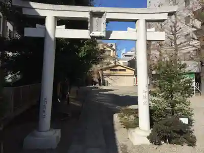 被官稲荷神社の鳥居