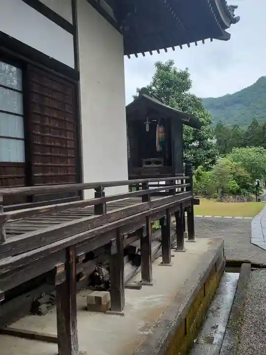 鶏足寺のその他建物