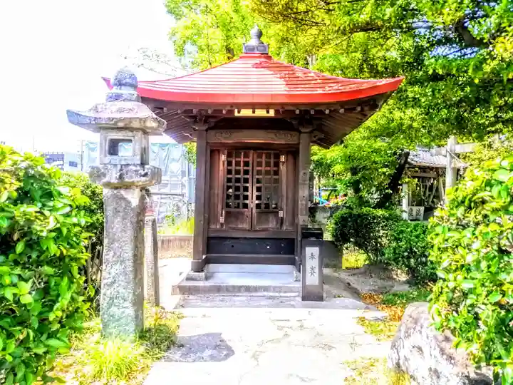 八劔神社(吉池八剱社)の末社・摂社