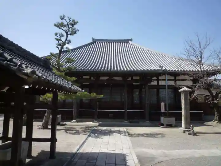 勅願院 観音寺の本殿・本堂