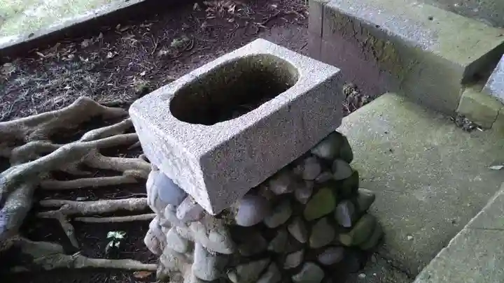 四社神社(正一位家宝稲荷神社)の手水舎