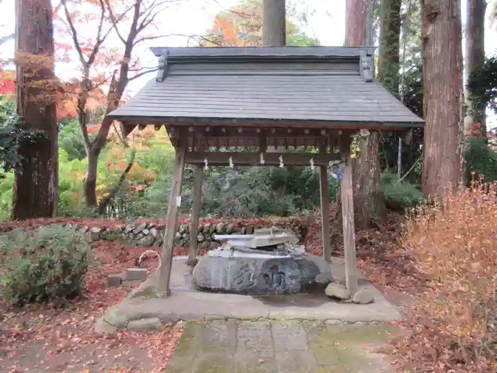 都々古別神社(馬場)の手水舎