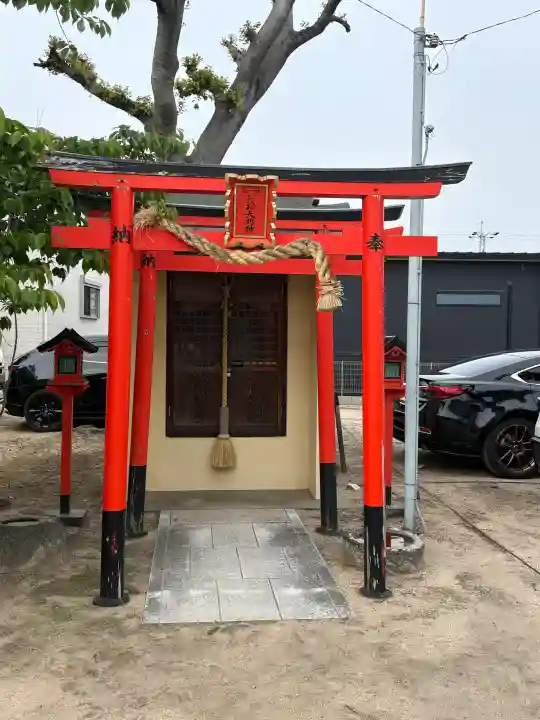 舞子六神社/まいこむの宮の{uncategorized: "未分類", other: "その他", undefined: "問題あり", building: "その他建物", grave: "お墓", sacred_gate: "鳥居", guardian: "狛犬", statue: "像", buddha: "仏像", history: "歴史", nature: "自然", garden: "庭園", animal: "動物", pagoda: "塔", temizu: "手水舎", mountain_gate: "山門・神門", sanctuary: "本殿・本堂", subordinate: "末社・摂社", art: "芸術", scenery: "景色", jizo: "地蔵", ema: "絵馬", goshuin: "御朱印", omikuji: "おみくじ", items: "授与品その他", amulet: "お守り", goshuincho: "御朱印帳", eats: "食事", festival: "お祭り", votive_dance: "神楽", shichigosan: "七五三参", wedding: "結婚式", experience: "体験その他", initially: "初詣", around: "周辺", anti_infection: "感染症対策"}