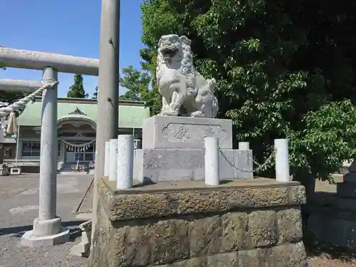 服織田神社の狛犬