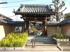 興徳寺の山門