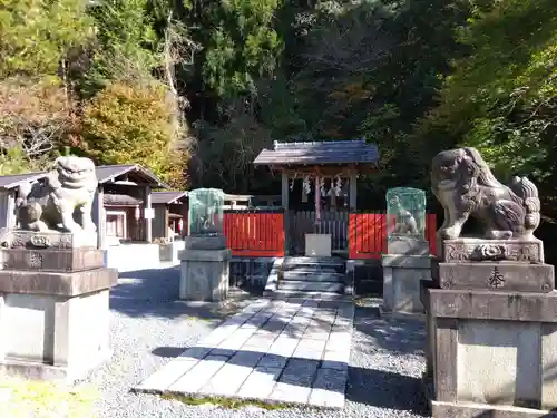 出世稲荷神社の狛犬