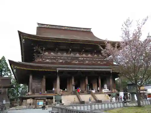 金峯山寺の本殿・本堂