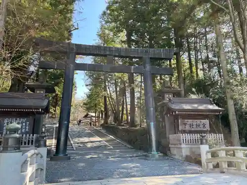 諏訪大社下社秋宮の鳥居