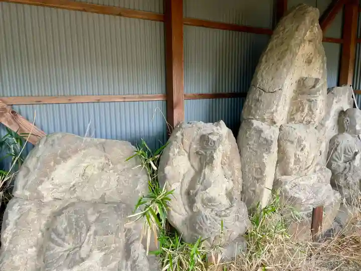養報寺の{uncategorized: "未分類", other: "その他", undefined: "問題あり", building: "その他建物", grave: "お墓", sacred_gate: "鳥居", guardian: "狛犬", statue: "像", buddha: "仏像", history: "歴史", nature: "自然", garden: "庭園", animal: "動物", pagoda: "塔", temizu: "手水舎", mountain_gate: "山門・神門", sanctuary: "本殿・本堂", subordinate: "末社・摂社", art: "芸術", scenery: "景色", jizo: "地蔵", ema: "絵馬", goshuin: "御朱印", omikuji: "おみくじ", items: "授与品その他", amulet: "お守り", goshuincho: "御朱印帳", eats: "食事", festival: "お祭り", votive_dance: "神楽", shichigosan: "七五三参", wedding: "結婚式", experience: "体験その他", initially: "初詣", around: "周辺", anti_infection: "感染症対策"}