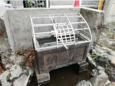 雷電稲荷神社の手水舎