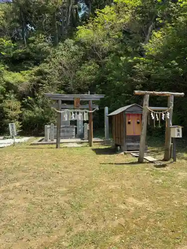思金神社の{uncategorized: "未分類", other: "その他", undefined: "問題あり", building: "その他建物", grave: "お墓", sacred_gate: "鳥居", guardian: "狛犬", statue: "像", buddha: "仏像", history: "歴史", nature: "自然", garden: "庭園", animal: "動物", pagoda: "塔", temizu: "手水舎", mountain_gate: "山門・神門", sanctuary: "本殿・本堂", subordinate: "末社・摂社", art: "芸術", scenery: "景色", jizo: "地蔵", ema: "絵馬", goshuin: "御朱印", omikuji: "おみくじ", items: "授与品その他", amulet: "お守り", goshuincho: "御朱印帳", eats: "食事", festival: "お祭り", votive_dance: "神楽", shichigosan: "七五三参", wedding: "結婚式", experience: "体験その他", initially: "初詣", around: "周辺", anti_infection: "感染症対策"}
