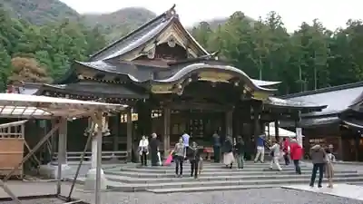 彌彦神社の本殿・本堂