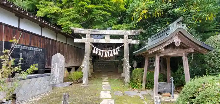 栄存神社の鳥居