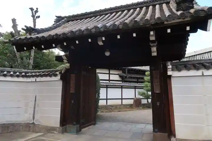 大聖寺門跡の山門・神門