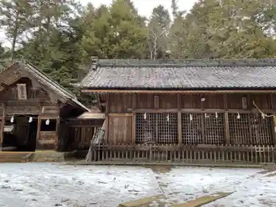麻績神社の本殿・本堂