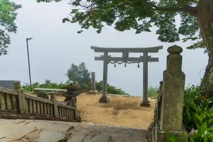 高屋神社の鳥居