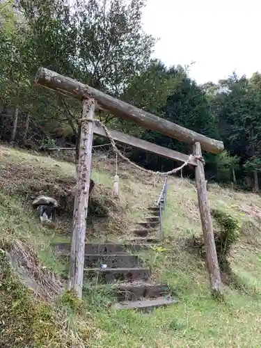 神明社の鳥居