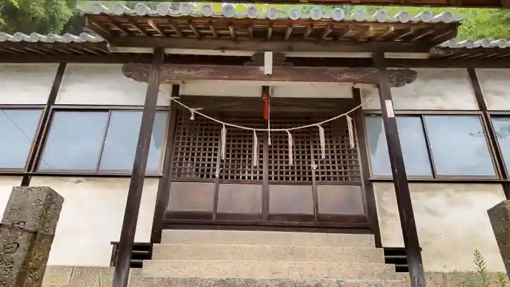 若一王子権現神社の本殿・本堂