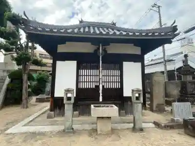 常光寺の{uncategorized: "未分類", other: "その他", undefined: "問題あり", building: "その他建物", grave: "お墓", sacred_gate: "鳥居", guardian: "狛犬", statue: "像", buddha: "仏像", history: "歴史", nature: "自然", garden: "庭園", animal: "動物", pagoda: "塔", temizu: "手水舎", mountain_gate: "山門・神門", sanctuary: "本殿・本堂", subordinate: "末社・摂社", art: "芸術", scenery: "景色", jizo: "地蔵", ema: "絵馬", goshuin: "御朱印", omikuji: "おみくじ", items: "授与品その他", amulet: "お守り", goshuincho: "御朱印帳", eats: "食事", festival: "お祭り", votive_dance: "神楽", shichigosan: "七五三参", wedding: "結婚式", experience: "体験その他", initially: "初詣", around: "周辺", anti_infection: "感染症対策"}