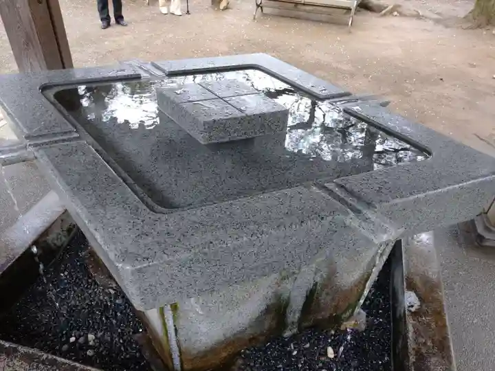 武田神社の手水舎