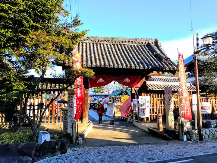 笠覆寺 (笠寺観音)の山門・神門