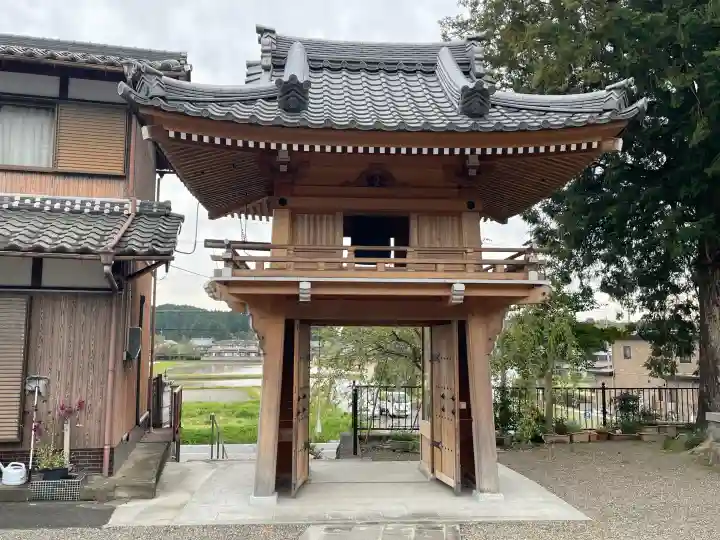 慈済寺の{uncategorized: "未分類", other: "その他", undefined: "問題あり", building: "その他建物", grave: "お墓", sacred_gate: "鳥居", guardian: "狛犬", statue: "像", buddha: "仏像", history: "歴史", nature: "自然", garden: "庭園", animal: "動物", pagoda: "塔", temizu: "手水舎", mountain_gate: "山門・神門", sanctuary: "本殿・本堂", subordinate: "末社・摂社", art: "芸術", scenery: "景色", jizo: "地蔵", ema: "絵馬", goshuin: "御朱印", omikuji: "おみくじ", items: "授与品その他", amulet: "お守り", goshuincho: "御朱印帳", eats: "食事", festival: "お祭り", votive_dance: "神楽", shichigosan: "七五三参", wedding: "結婚式", experience: "体験その他", initially: "初詣", around: "周辺", anti_infection: "感染症対策"}